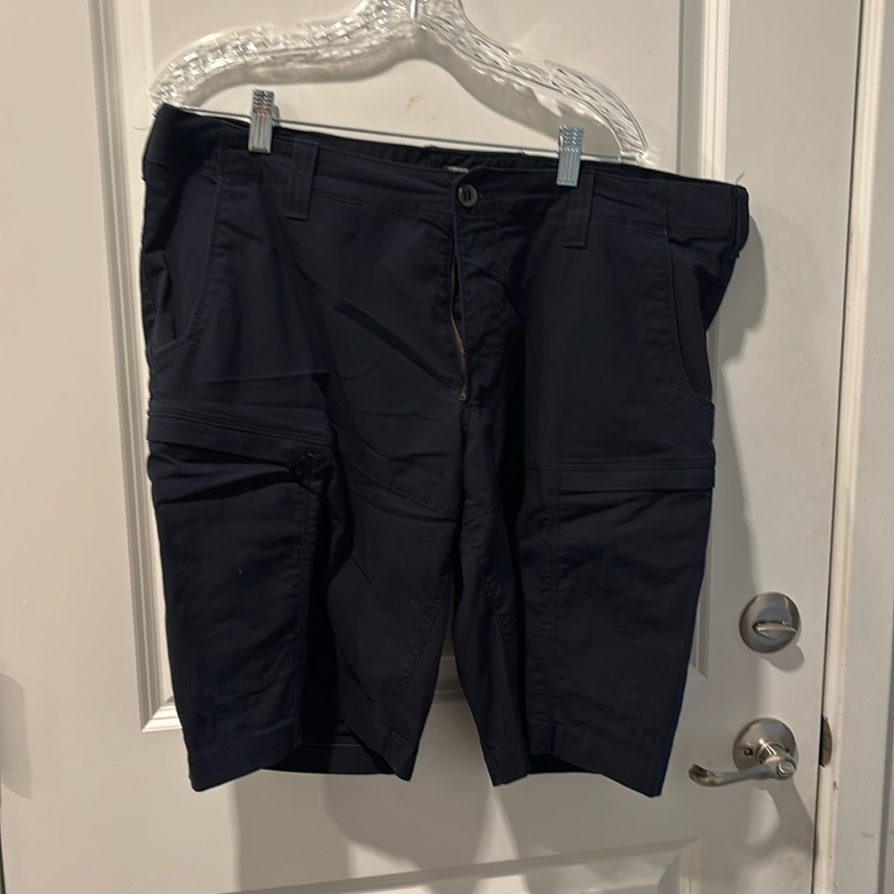 Tactical cargo shorts